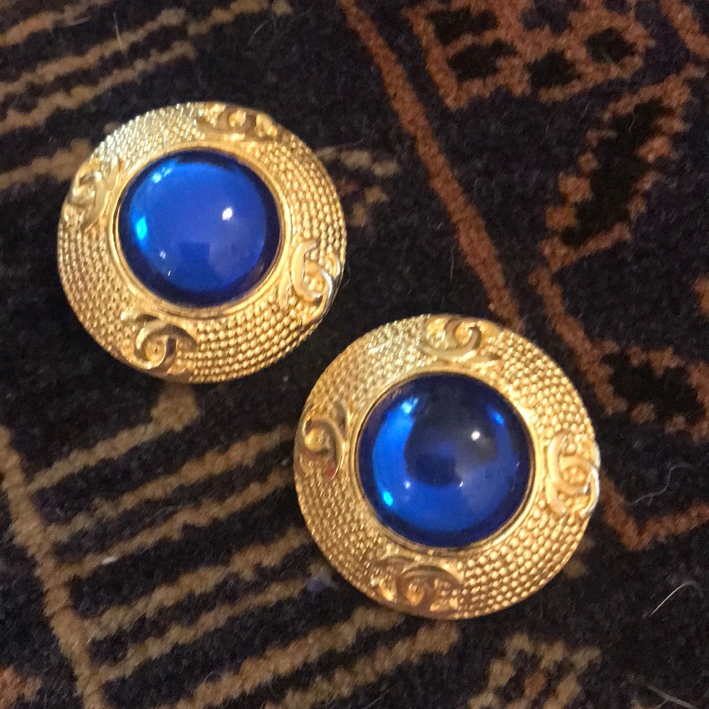 Vintage Chanel gold clip on earrings
